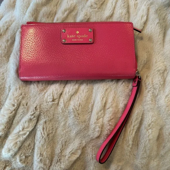 Kate Spade Pink Wallet - Picture 2 of 9